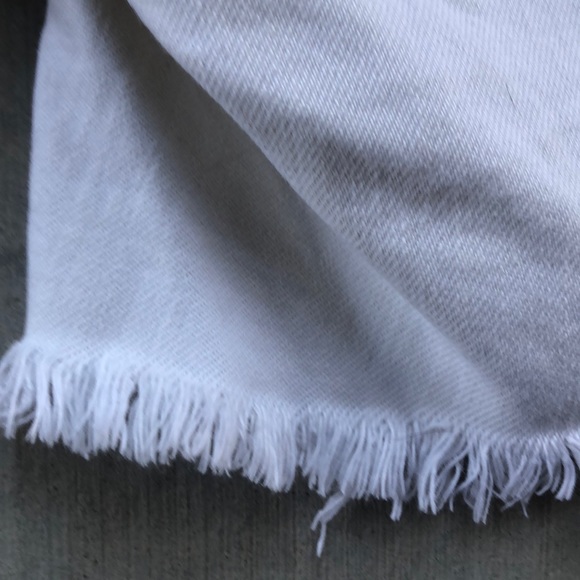 AEO Jean Shorts White Frayed/Distressed Cute! - Picture 7 of 7